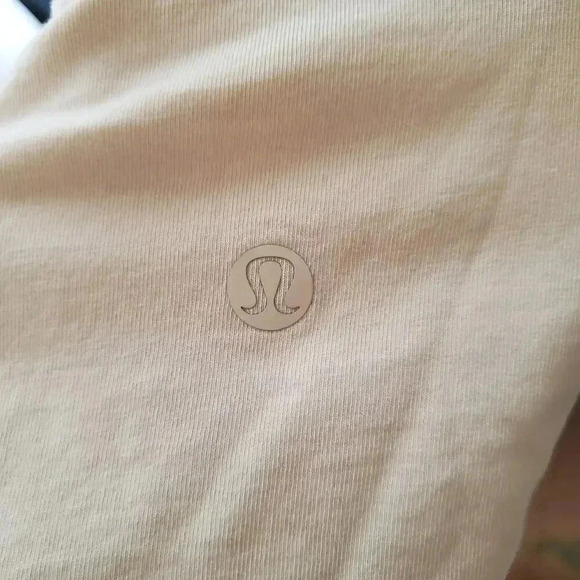 Lulelemon Wrap-Front T-Shirt Dress color Prosecco Size 6/8 - Picture 4 of 6